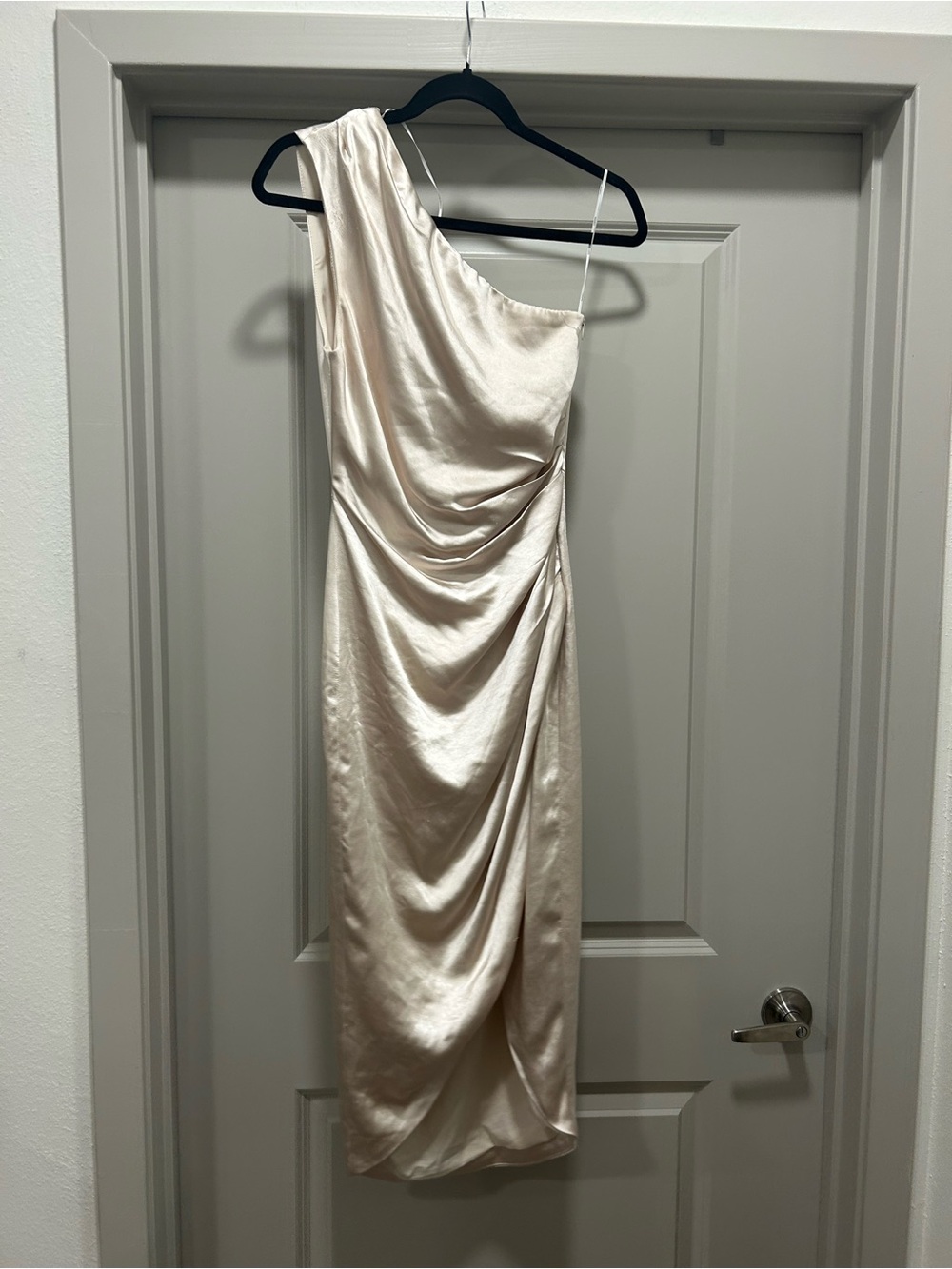 Elliatt Cassini One-Shoulder Satin Dress in Pearl/Light Tan - Picture 3 of 7